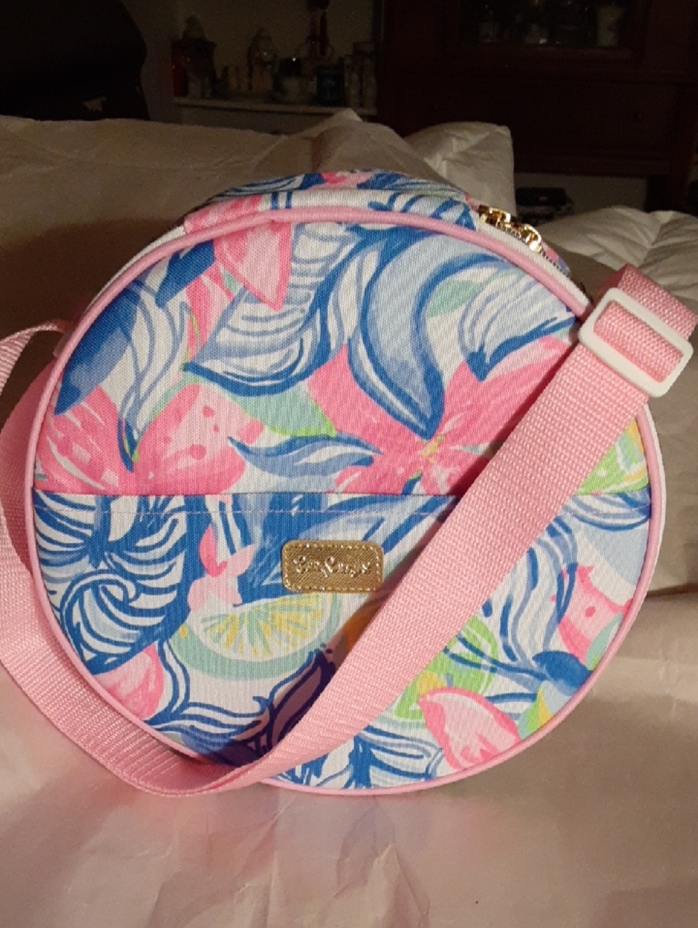 NWOT Round Pink Floral Wine  Bag with Gold Accent 10"×3"